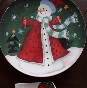 NWOT plate with spatula